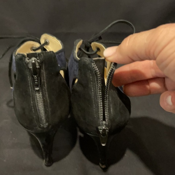 Alex Marie zipper back tie front heel Excellent Condition - Picture 4 of 5